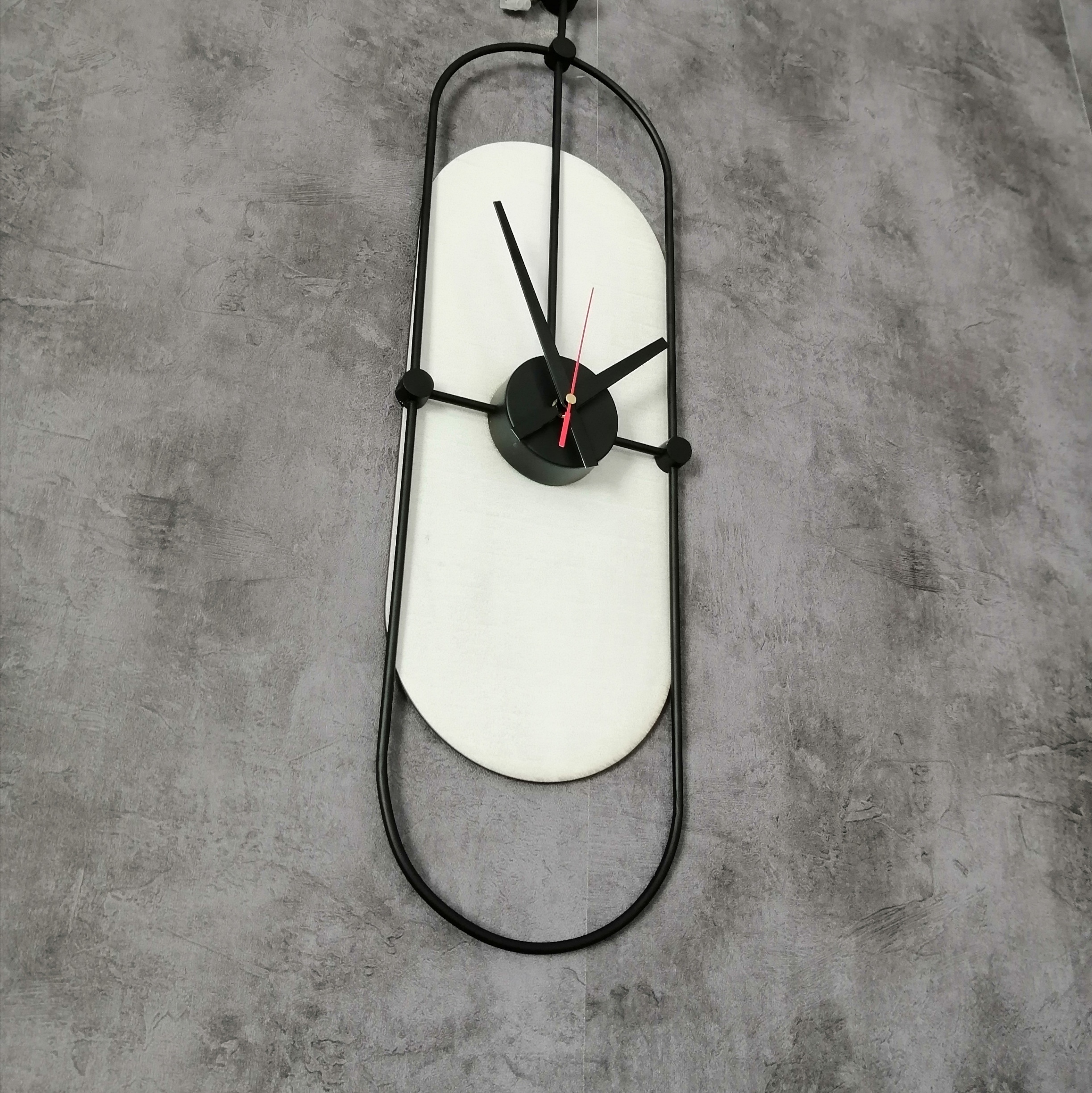 ساعت دیوای فلزی مدرن با موتور تایوانی آرام گرد کد H-138